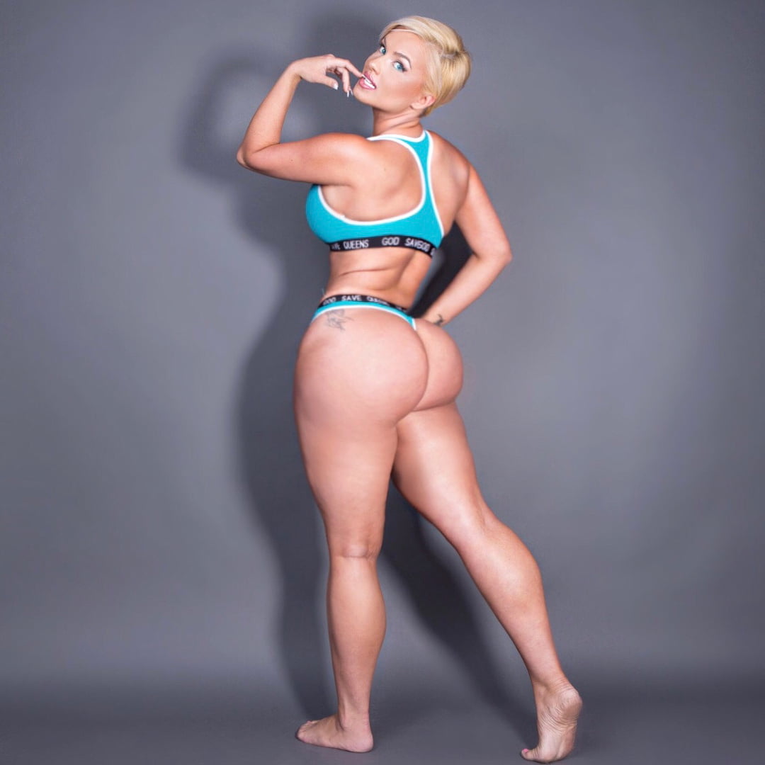 Read more about the article Welp it’s Wednesday …. so uhh, I hope you like thickums?  happy hump day…