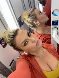 Read more about the article Amy Jackson  had to hit crazy angles because the airplane bathroom is so small and I was lik… PAWG